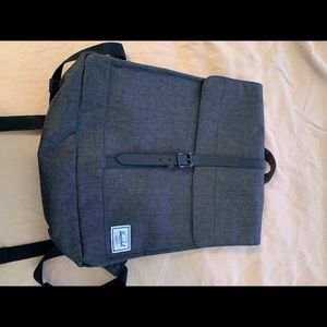 Hershel supply city mid volume crosshatch blk bag